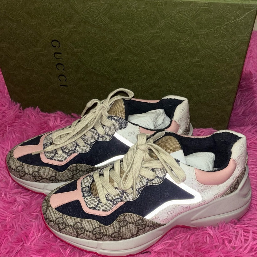 Gucci Women's Pink and Beige Patterned Sneakers/Size 38+